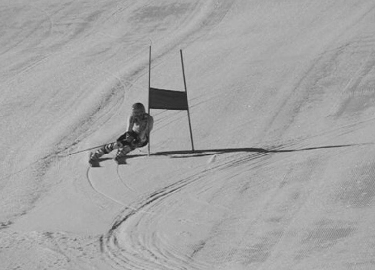 Black-and-white giant slalom turn